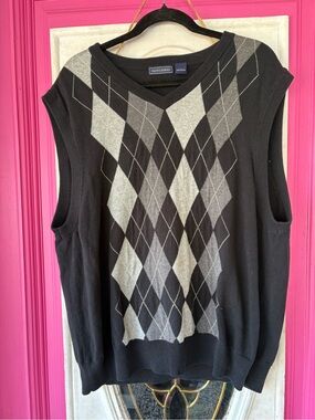 Saddlebred Black and Gray Argyle V-Neck Sweater Vest